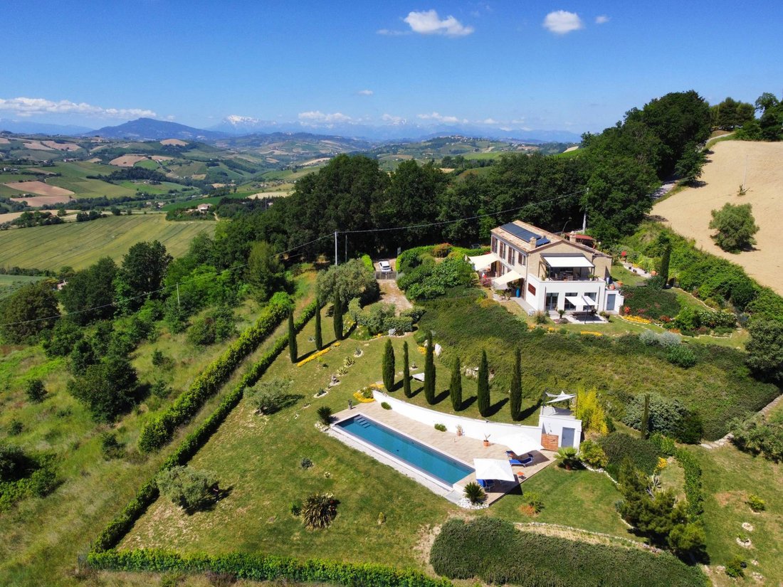 Country House in Montefiore dell'Aso, Marche, Italy 2 - 18161453