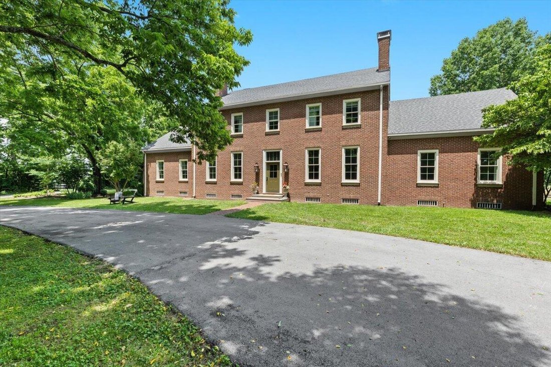 House in Versailles, Kentucky, United States 2 - 18154894
