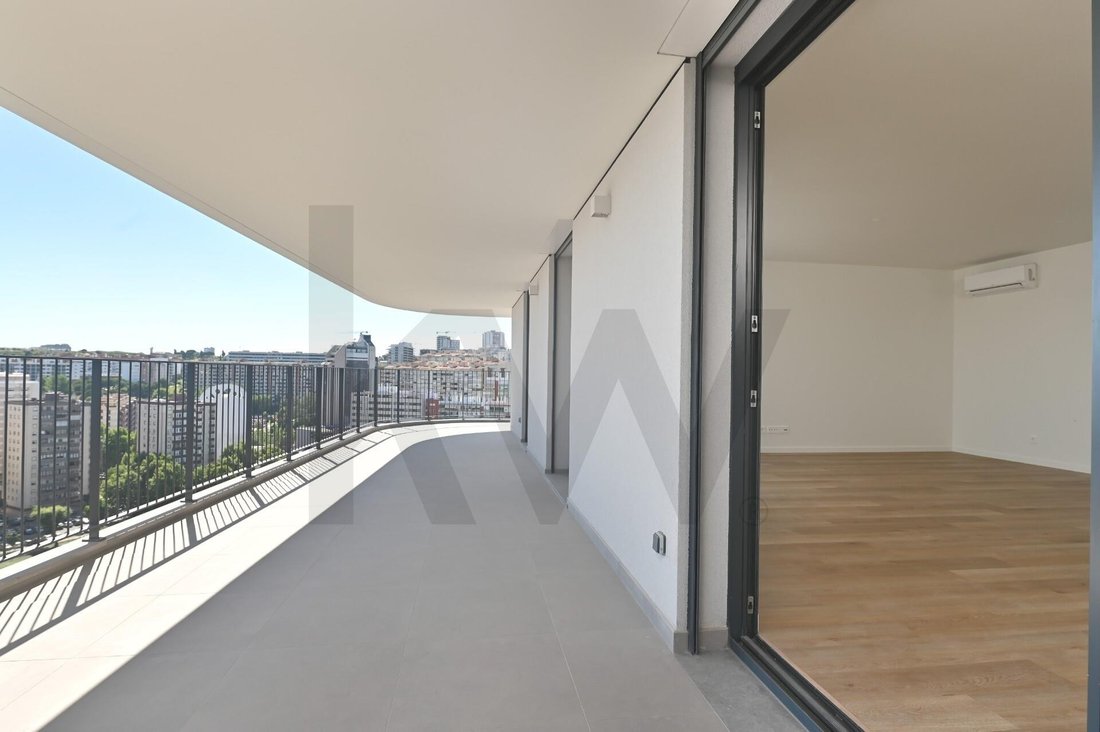 Apartment in Alges, Lisbon, Portugal 3 - 18163108