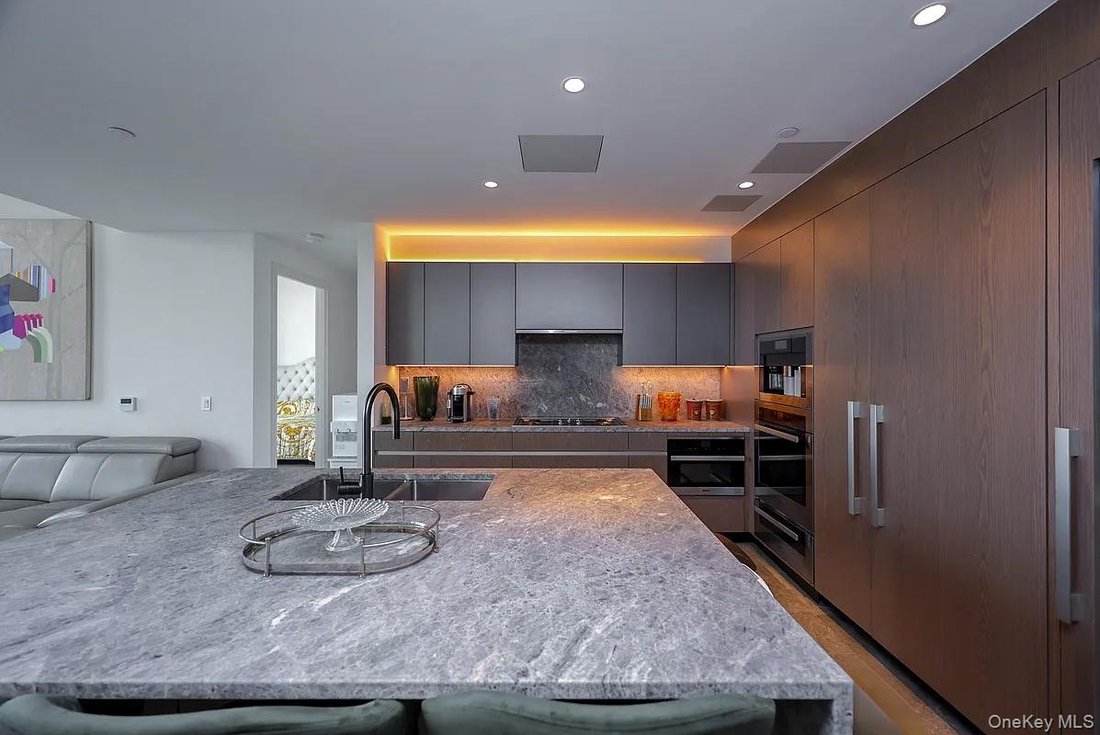 Condo in New York, New York, United States 3 - 18166949