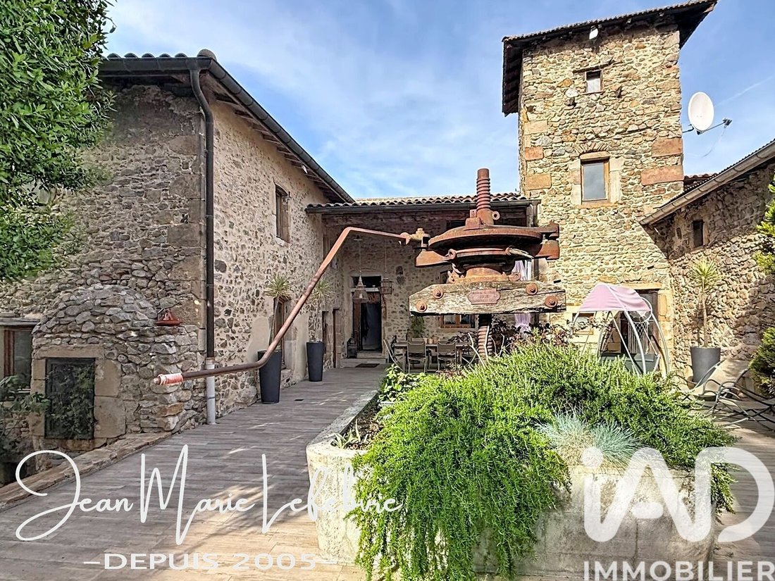 House in Saint-Pierre-de-Bœuf, Auvergne-Rhône-Alpes, France 1 - 18169330
