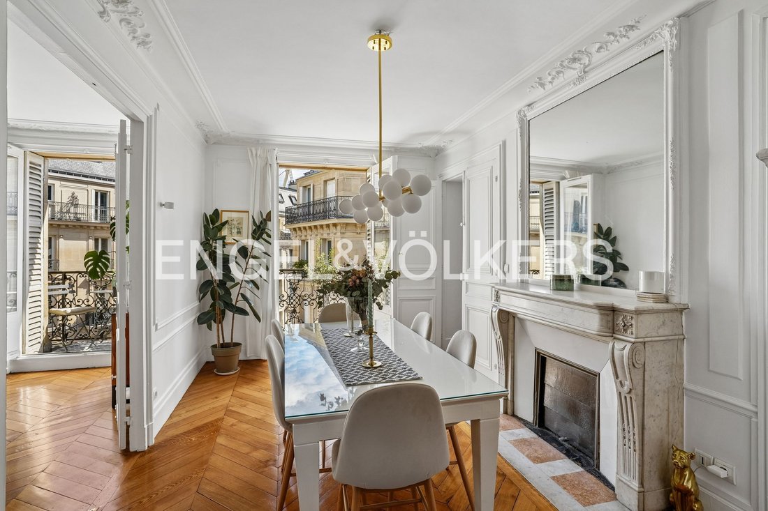 Apartment in Saint Philippe du Roule, Paris 8e Arrondissement, Paris 4 - 18156299