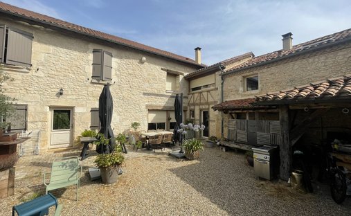House in Savignac-les-Eglises, Nouvelle-Aquitaine, France 1