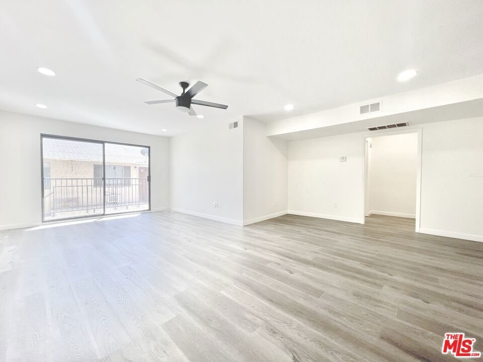 Los Angeles, California, United States 3 - 18159530