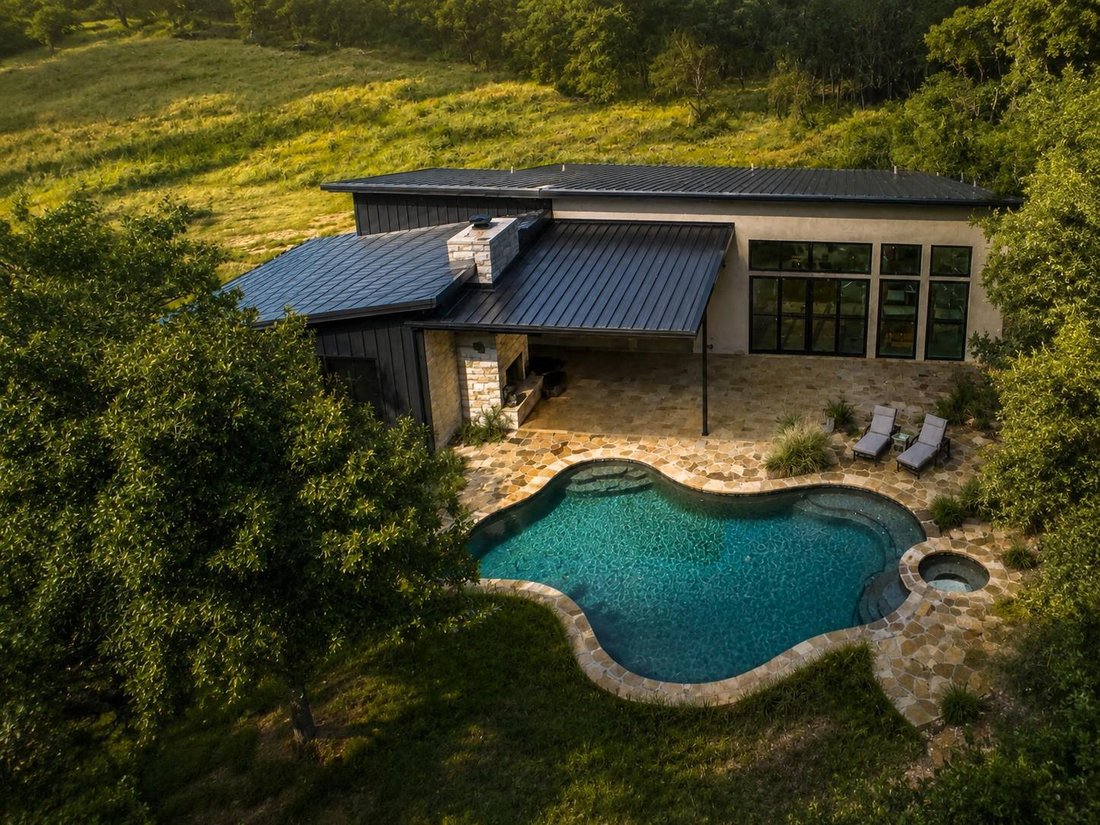 House in Thrall, Texas, United States 1 - 18158515