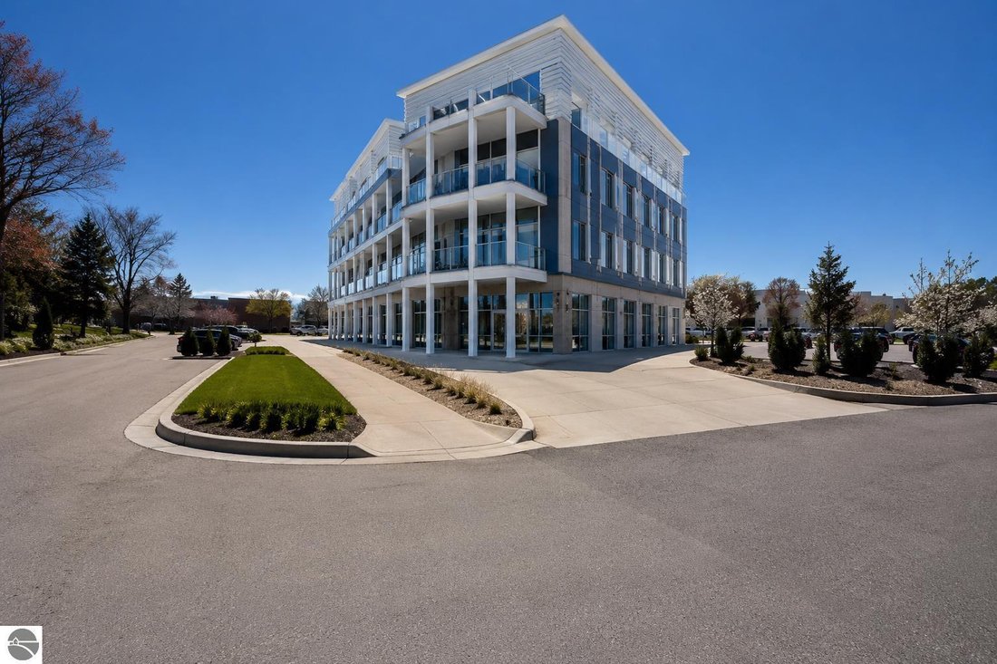 Condo in Garfield Township, Michigan, United States 5 - 18162107