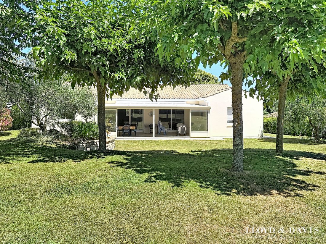 House in Meschers-sur-Gironde, Nouvelle-Aquitaine, France 1 - 17468719