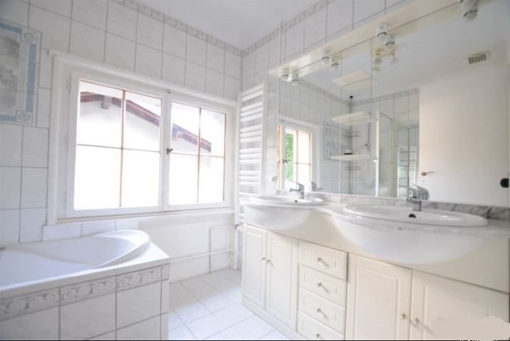 Apartment in Monnetier-Mornex, Auvergne-Rhône-Alpes, France 4 - 12849036