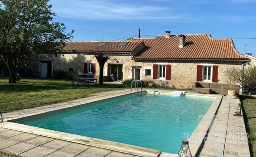 House in Neuvic, Nouvelle-Aquitaine, France 1