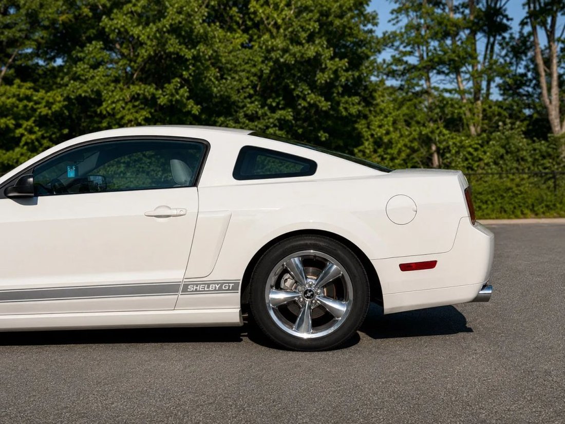 Coupe in Billerica, MA, United States 4 - 18164218