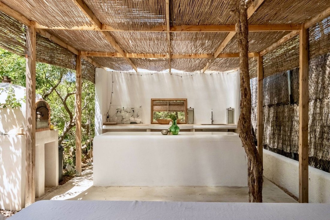 Villa in Cala Mastella, Santa Eularia des Riu, Balearic Islands 2 - 16048269