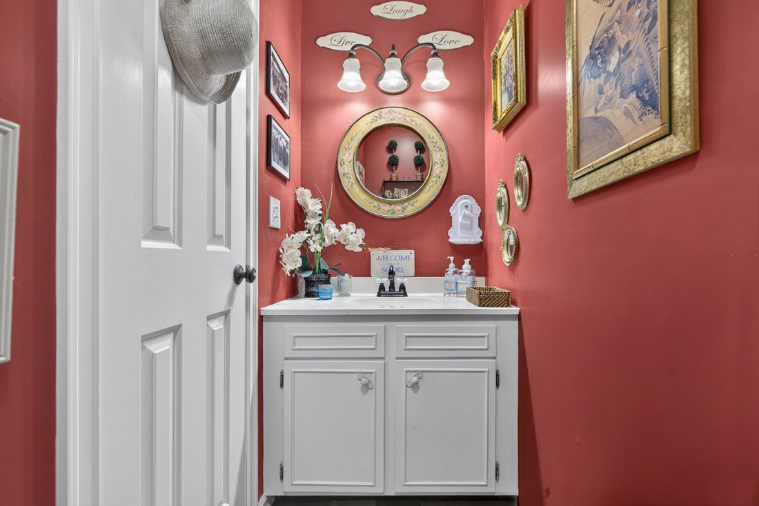 Condo in Branford, Connecticut, United States 3 - 18154040
