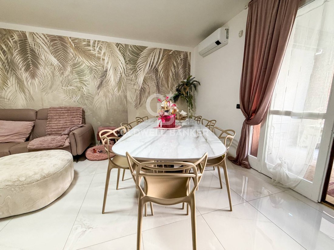 Villa in Rivoltella, Desenzano del Garda, Lombardy 5 - 18161465
