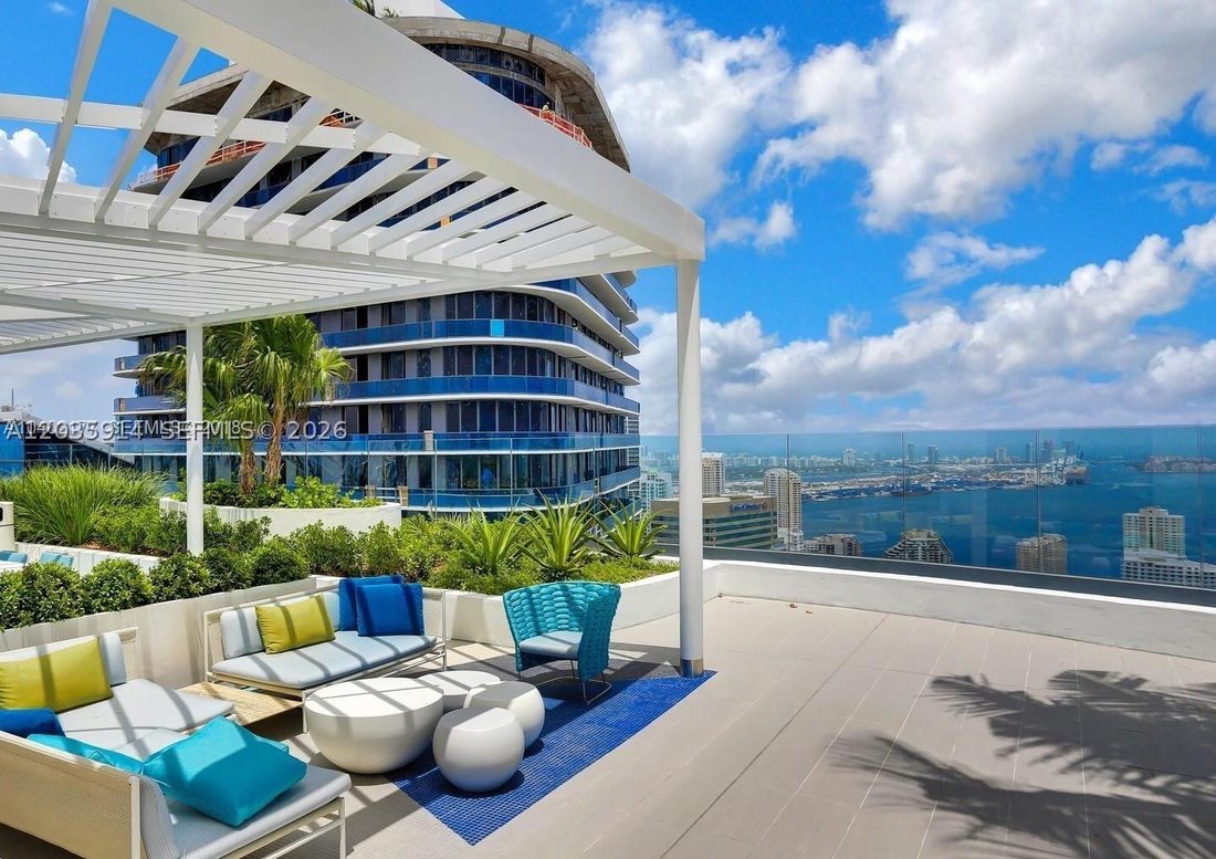 Condo in Miami, Florida, United States 4 - 18155532