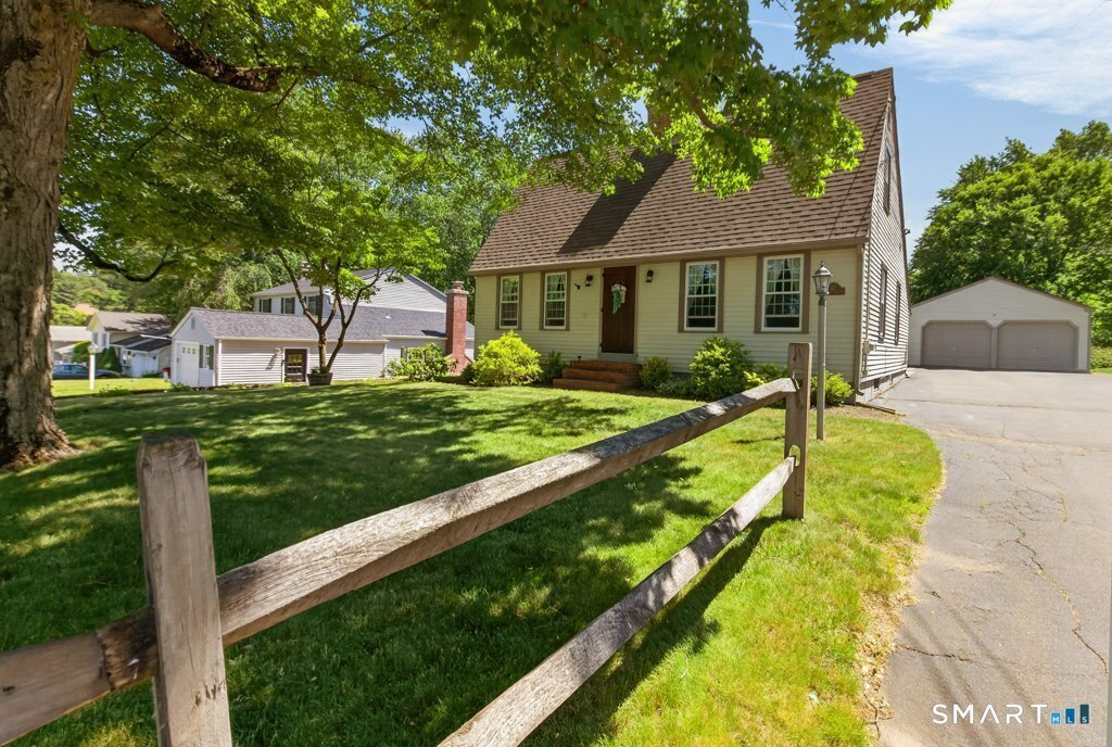 House in Wallingford, Connecticut, United States 3 - 18160372