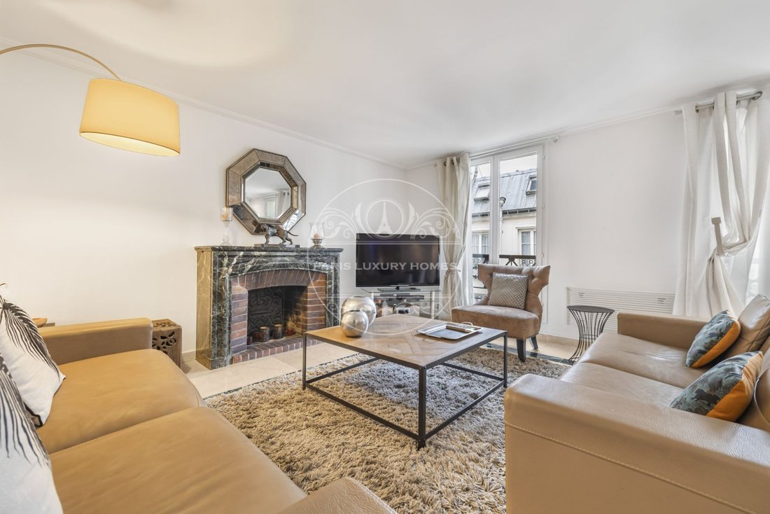 Apartment in Palais Royal, Paris 1er Arrondissement, Paris 4 - 18155980