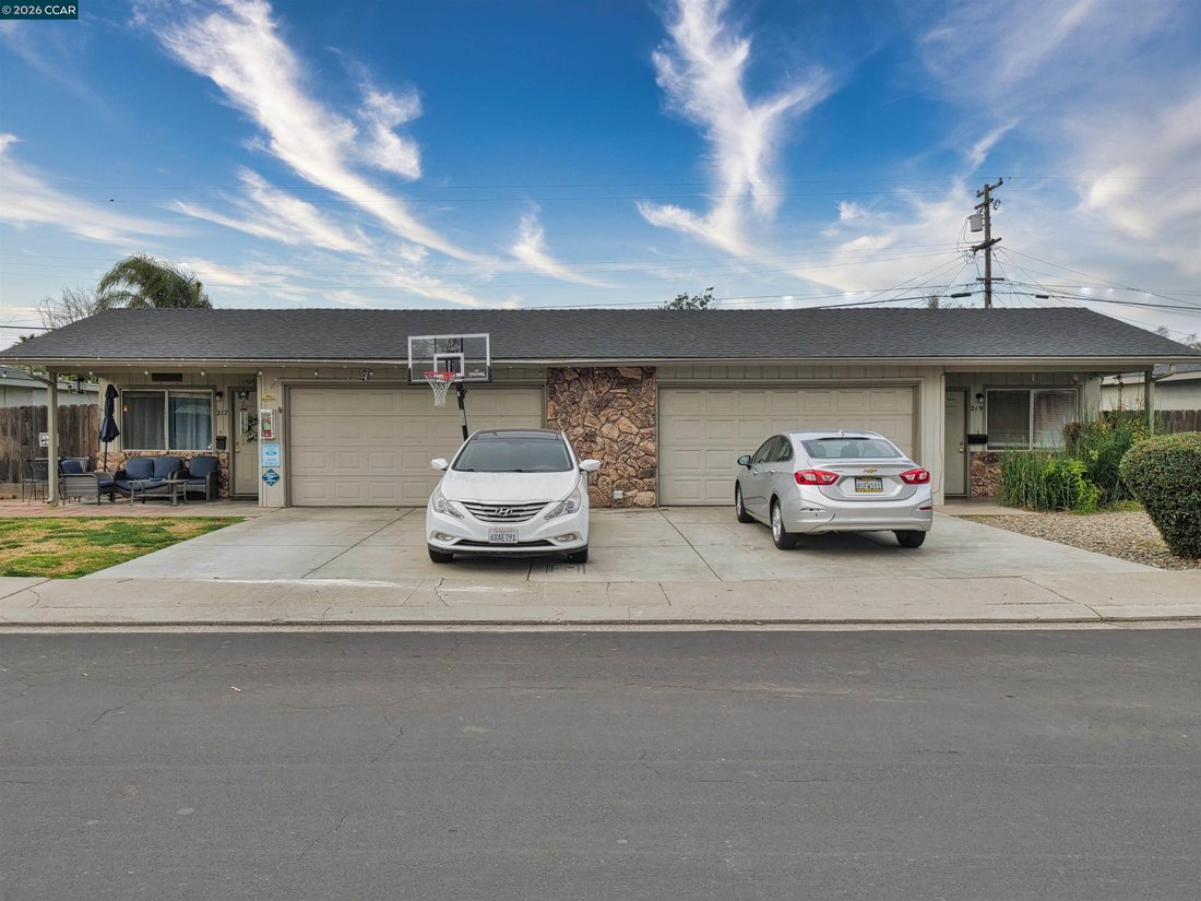 Modesto, California, United States 4 - 18158225