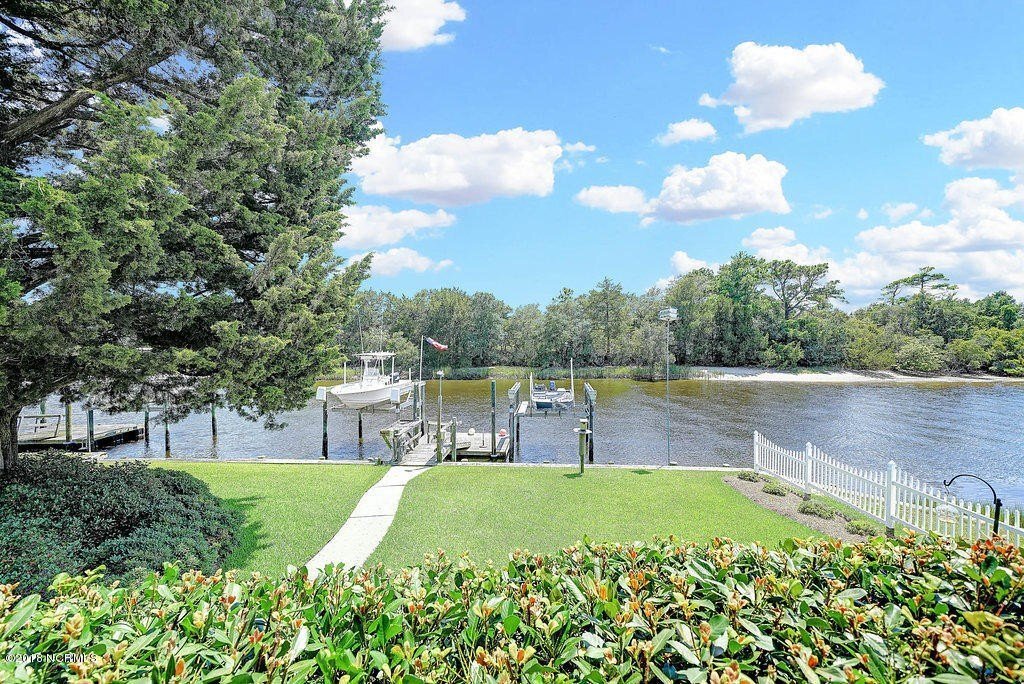 House in Oak Island, North Carolina, United States 3 - 18161525