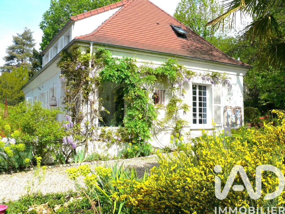 House in Saint-Remy-l'Honore, Ile-de-France, France 3 - 18169326