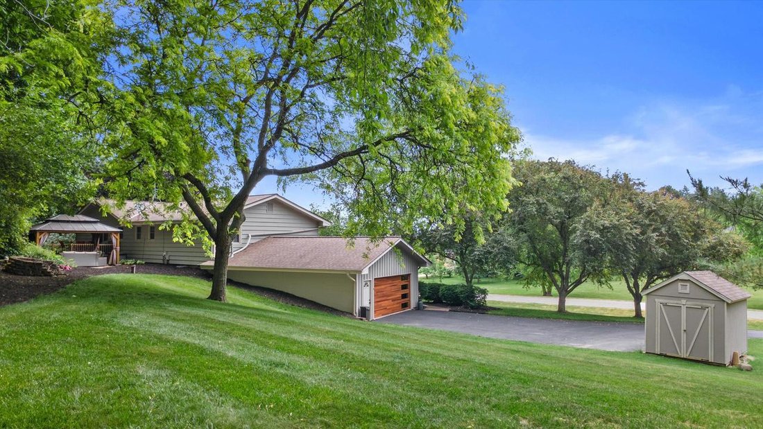House in Waukesha, Wisconsin, United States 3 - 18159243