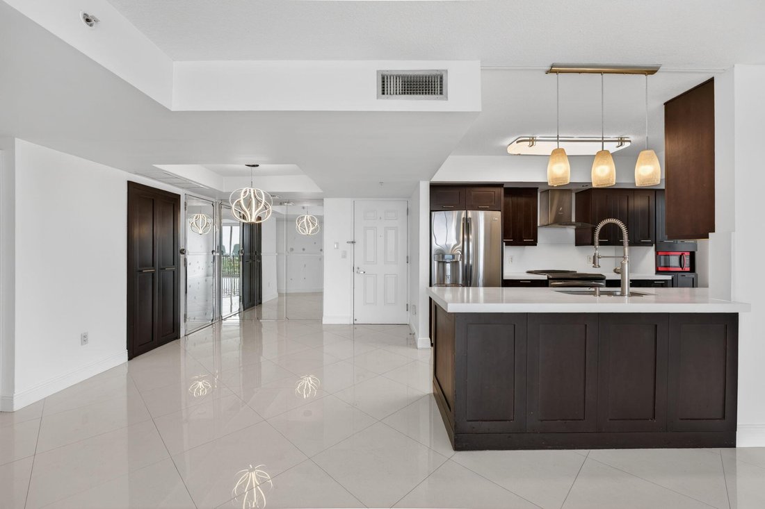 Condo in Miami, Florida, United States 3 - 17551423