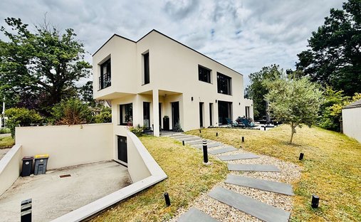 House in Arrondissement of Fontainebleau, Ile-de-France, France 1