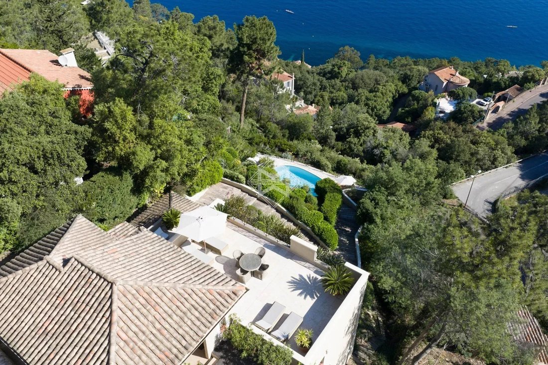 Villa in Théoule-sur-Mer, Provence-Alpes-Côte d'Azur, France 1 - 18156584