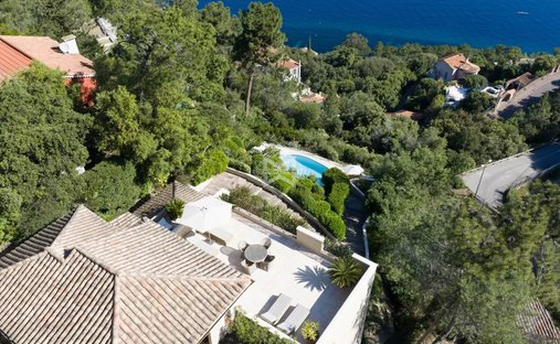 Villa in Théoule-sur-Mer, Provence-Alpes-Côte d'Azur, France 1
