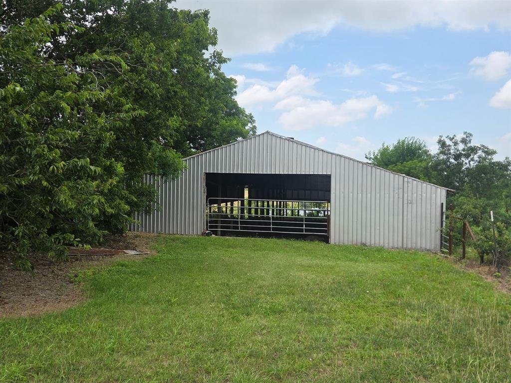 Farm Ranch in Moody, Texas, United States 4 - 18159452