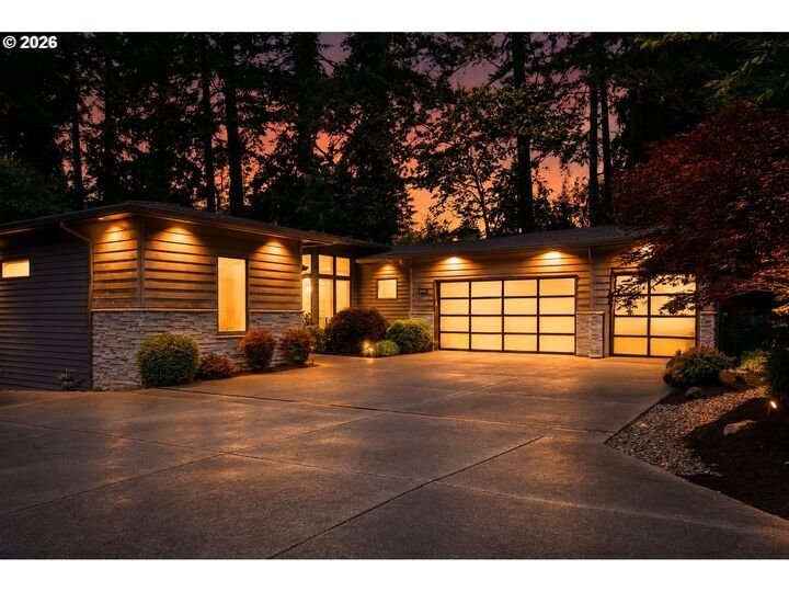 House in Lake Oswego, Oregon, United States 2 - 17942208