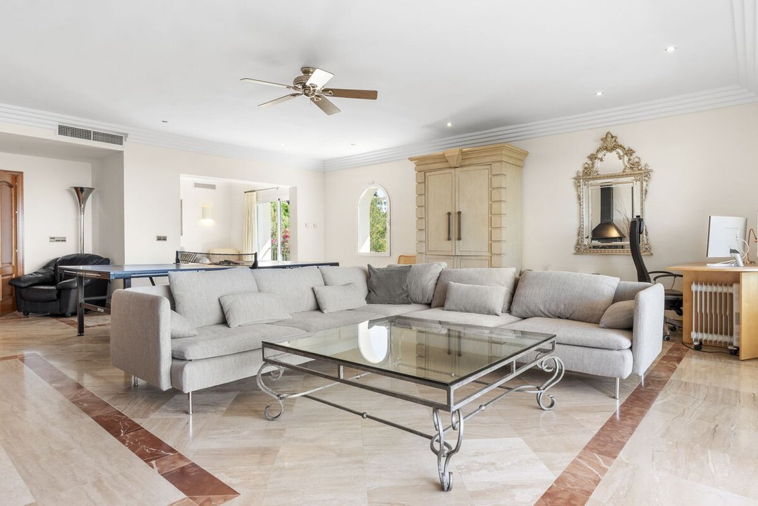 Villa in Benahavis, Andalusia, Spain 4 - 18156526