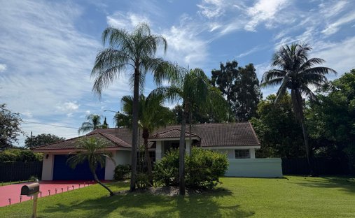 House in Palm Springs, Florida, United States 1