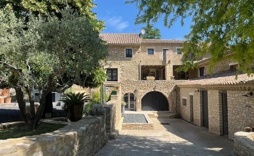 House in Saint-Paulet-de-Caisson, Occitania, France 1