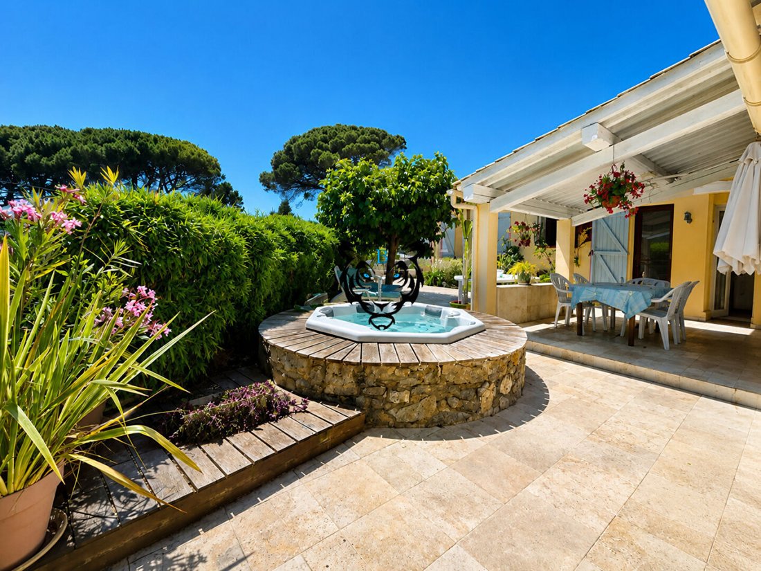 House in Nartelle-Noyer-Bellevue-bd des Sardinaux, Sainte-Maxime, France 1 - 18165304