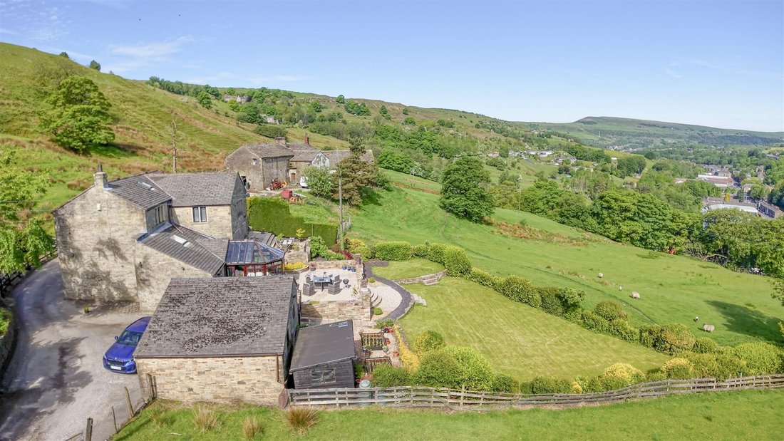 House in Waterfoot, England 4 - 18168677