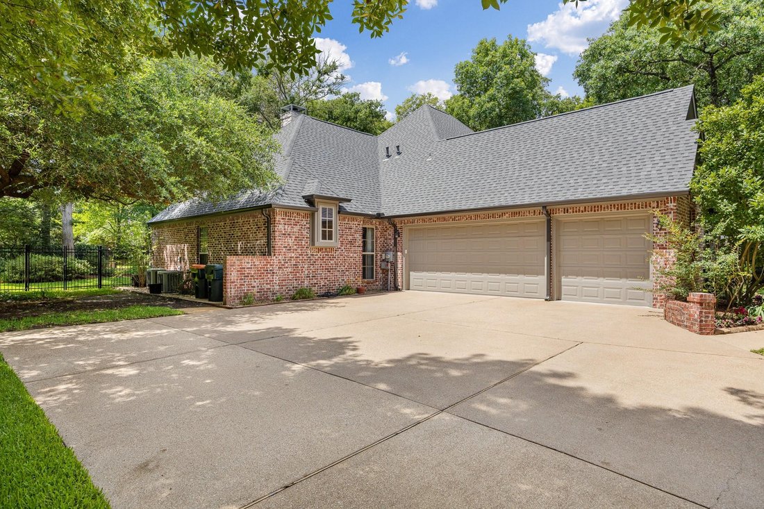 House in Tyler, Texas, United States 5 - 18159851