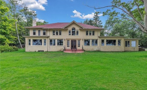 House in Derby, New York, United States 1