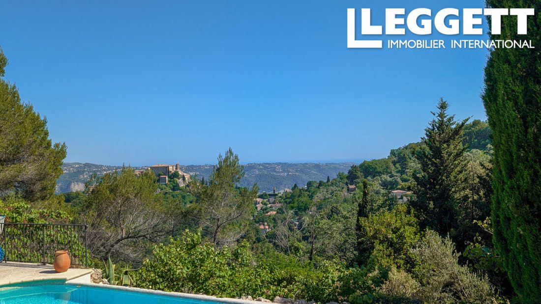 Villa in Carros, Provence-Alpes-Côte d'Azur, France 1 - 18165669