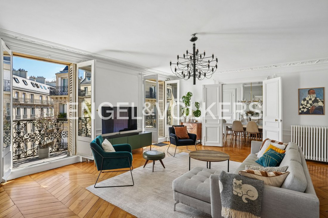 Apartment in Saint Philippe du Roule, Paris 8e Arrondissement, Paris 1 - 18156299