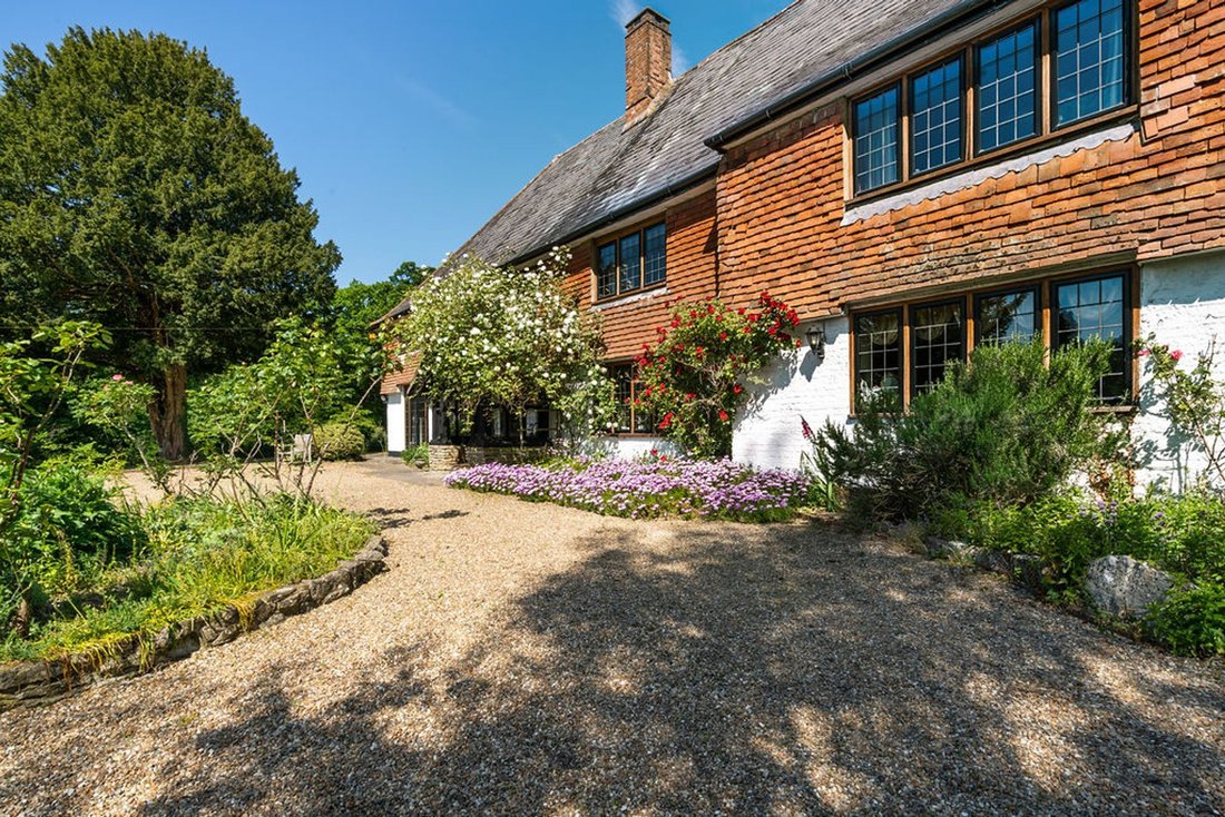 Estate in Smallfield, South Godstone, England 5 - 18162660