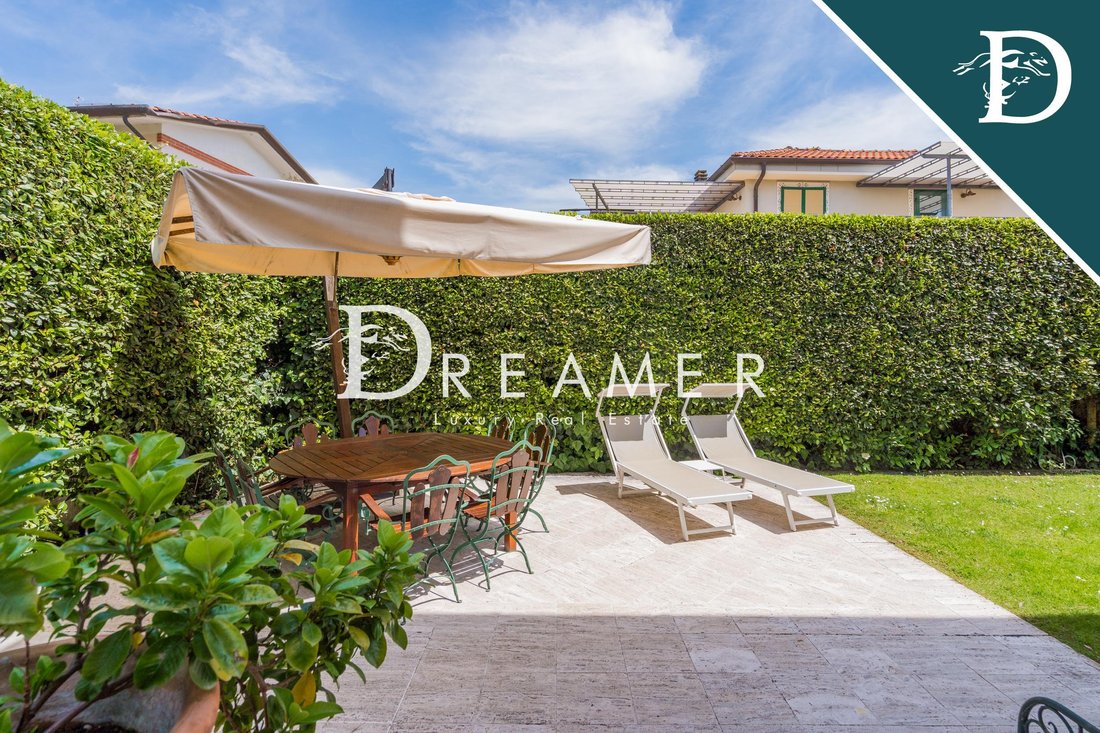 House in Center, Forte dei Marmi, Tuscany 4 - 18125657