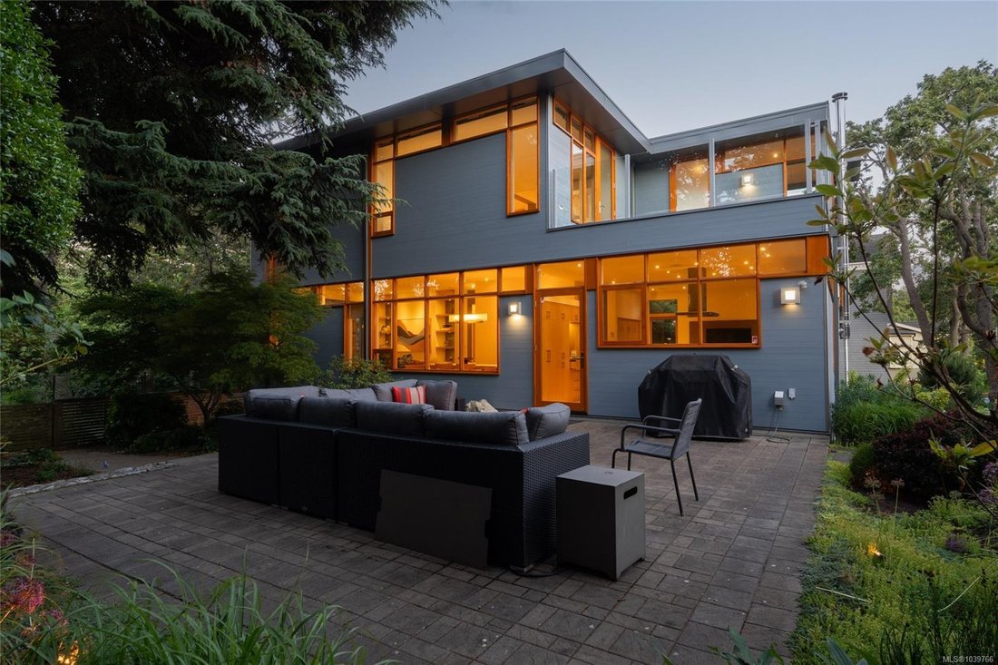 House in Victoria, British Columbia, Canada 2 - 18167559