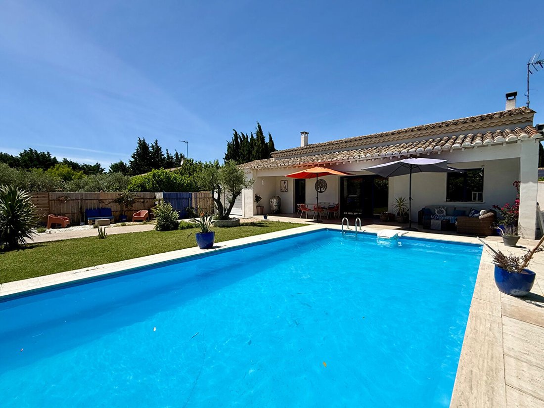 Villa in Maussane-les-Alpilles, Provence-Alpes-Côte d'Azur, France 1 - 18157004