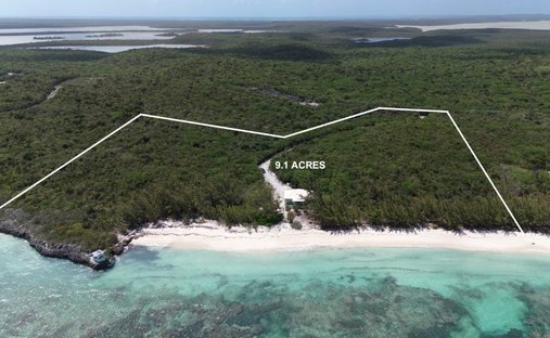 House in Port Howe, Cat Island, The Bahamas 1