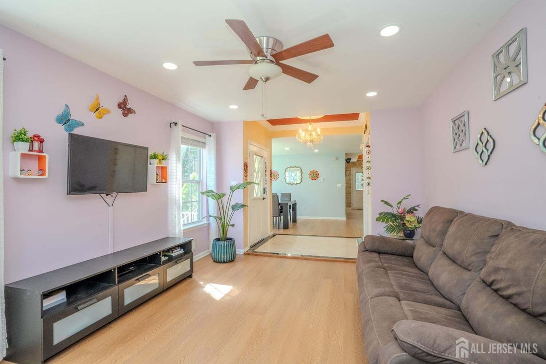 Condo in North Brunswick Township, New Jersey, United States 4 - 18171440