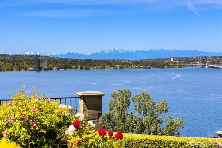 House in Medina, Washington, United States 4 - 18171619