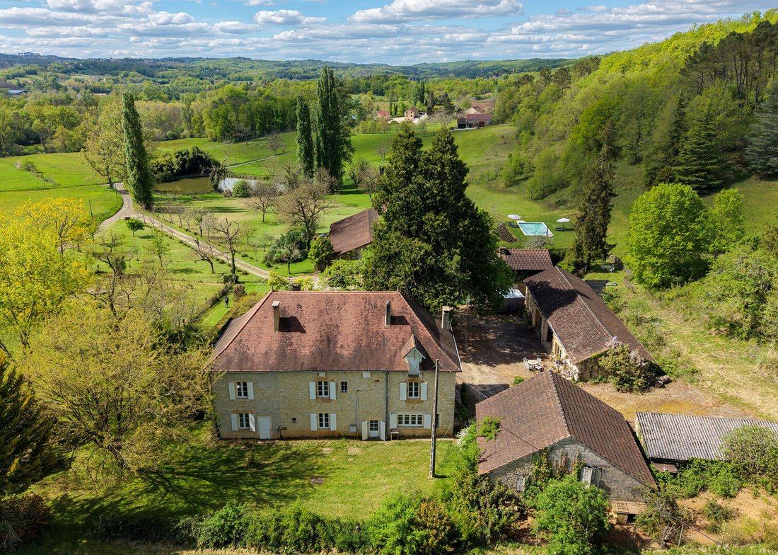 Estate in Cazals, Occitania, France 1 - 18159747