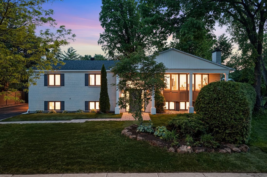 House in Saint-Lambert, Quebec, Canada 2 - 18160526