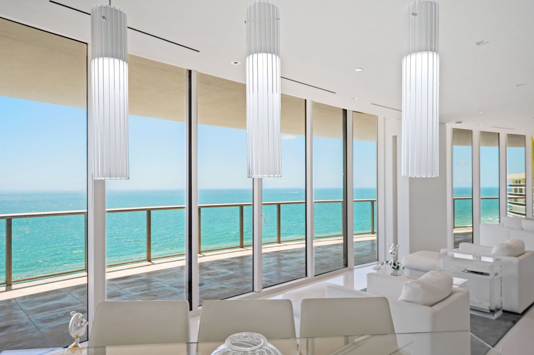 Condo in Bal Harbour, Florida, United States 1 - 18154085