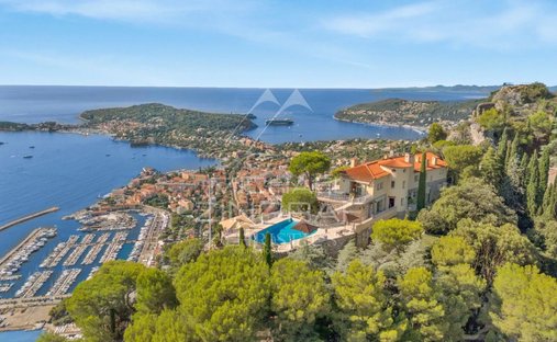 Domaine à Col de Villefranche, Villefranche-sur-Mer, France 1